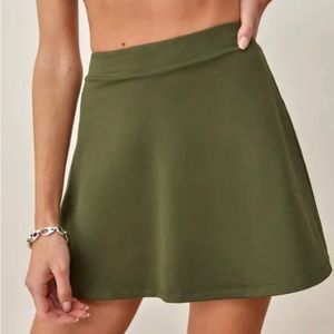 XS Reformation Tiffany Ecostretch Active Skort in Fern